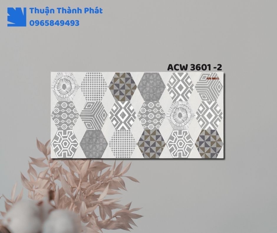Gạch ốp tường ACW 3601-2 Thanh Thanh ốp phòng khách, họa tiết vân đá sang trọng, tông xám nhạt tinh tế.