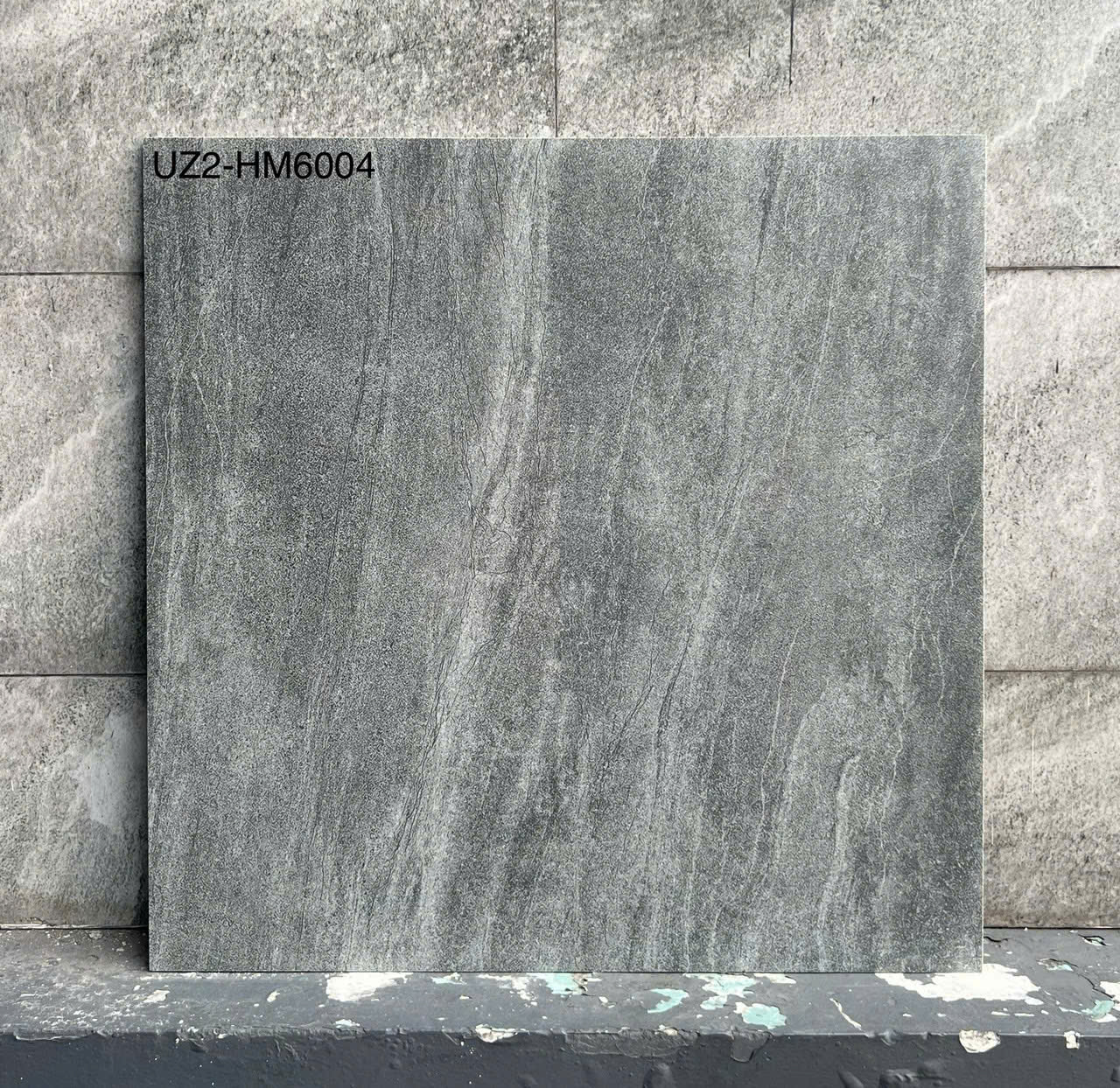 Gạch granite xám lát nền nhà phố tại bình dương