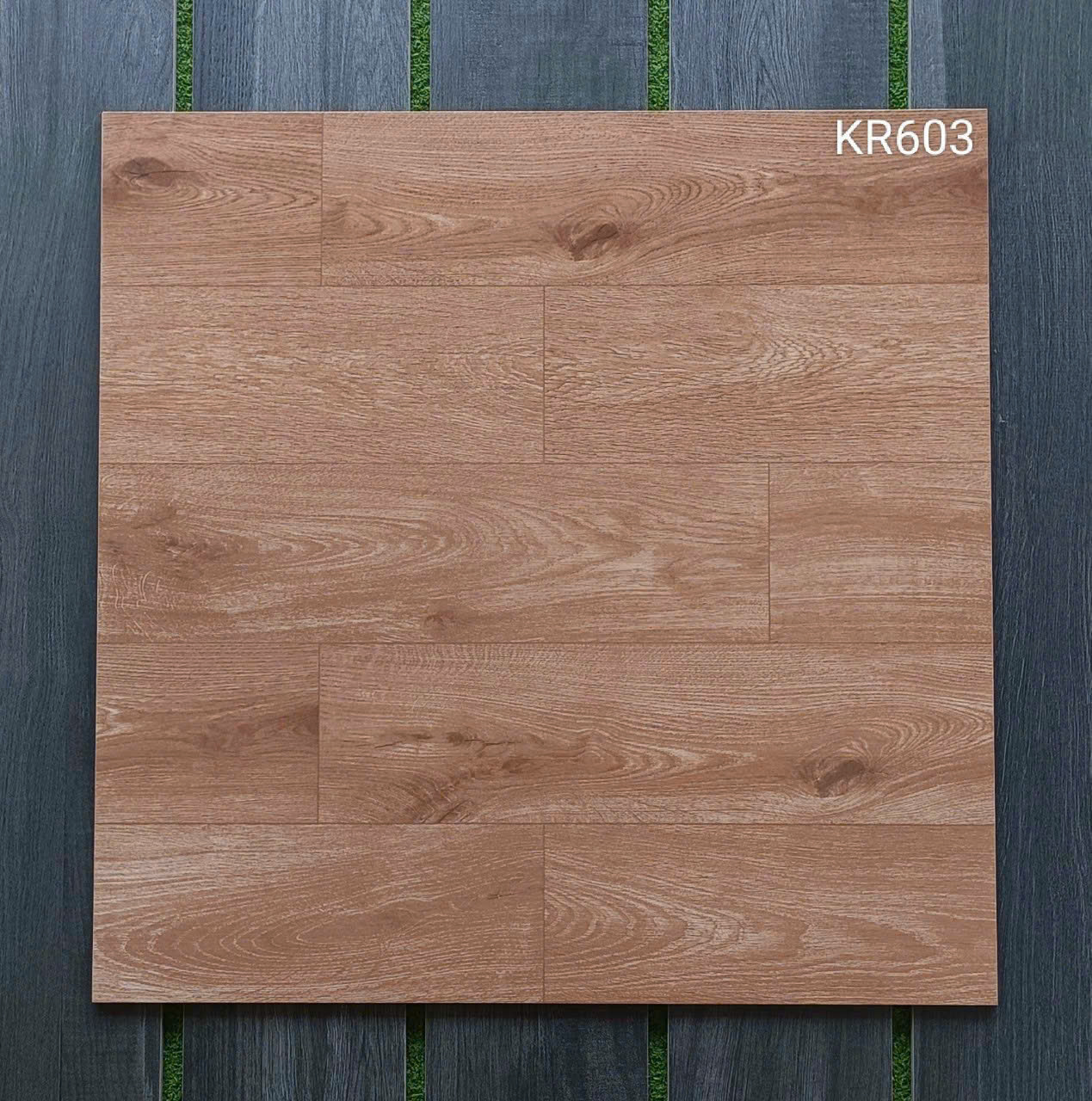 Gạch lát nền vân gỗ đẹp tại Bình Dương